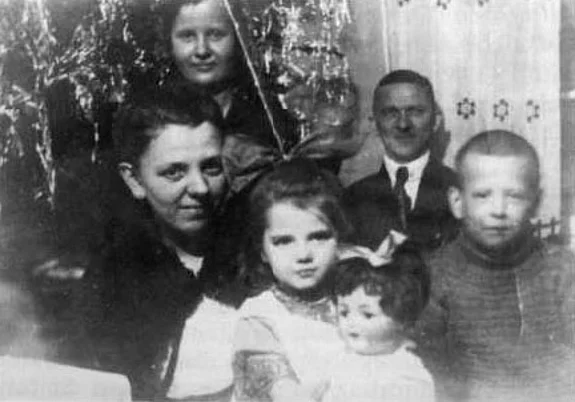 Gemeinsames Weihnachtsfest der Familien Bosak und Wittkowsky Gemeinsames Weihnachtsfest der Familien Bosak und Wittkowsky