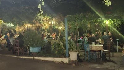 Abends in der Taverne Gria Vathra